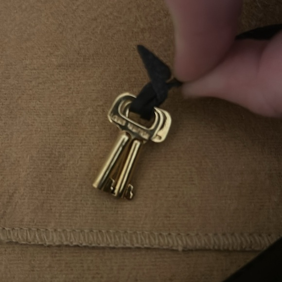 Louis Vuitton Epi Dragonne Clutch with Dustbag & COA - Picture 8 of 15